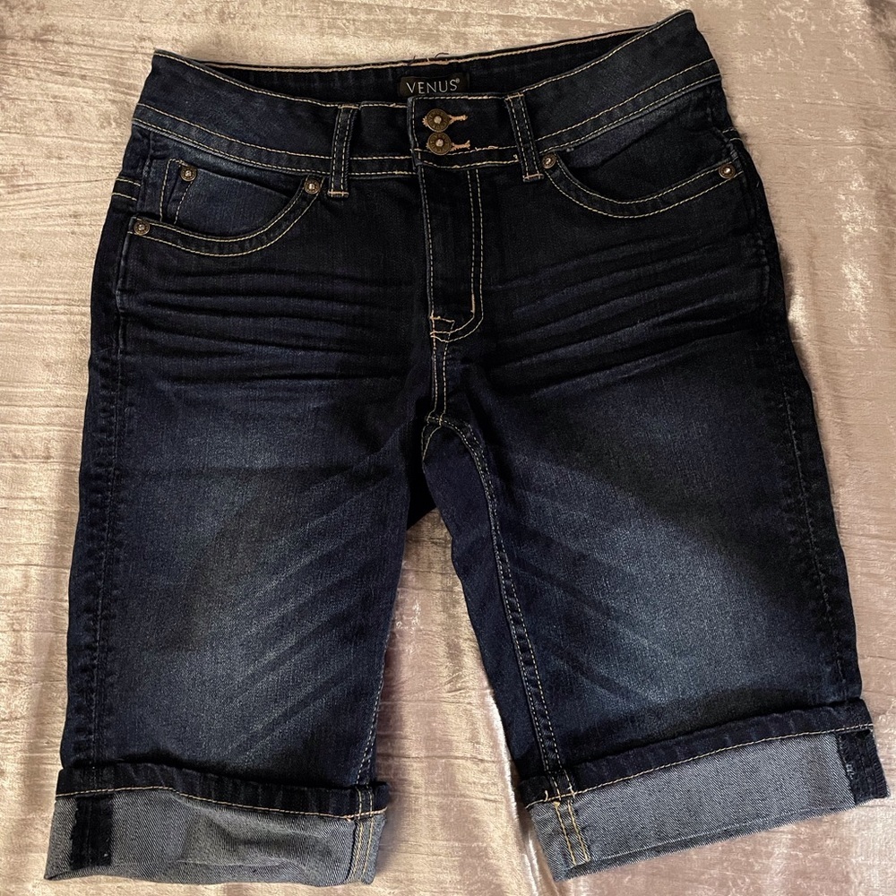 Venus Bermuda Jean Shorts Dark Wash Size 4